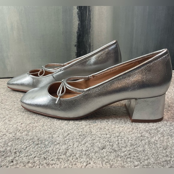 Vince Camuto Charley Silver Metallic Nappa Mary Jane with Bow - Size 8 (NIB) - Picture 7 of 14